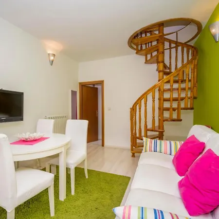 Apartment Rossella 3-1 *